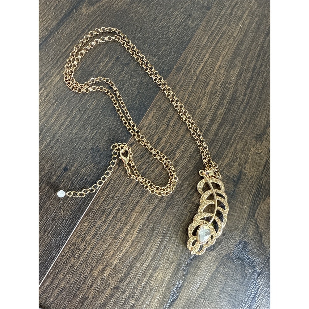 Vintage gold-tone necklace with pendant